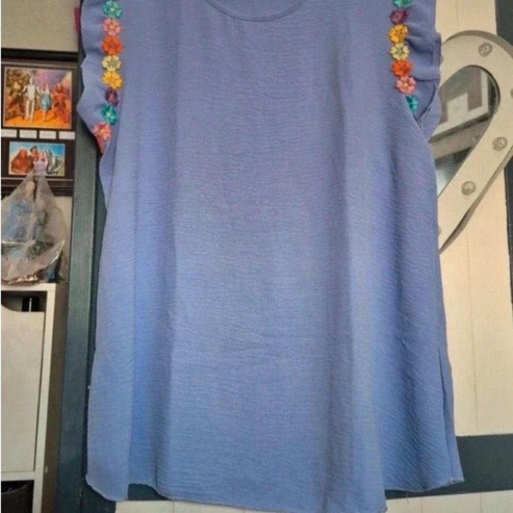 Boohoo Lavender Blouse with Multicolor Floral Accents